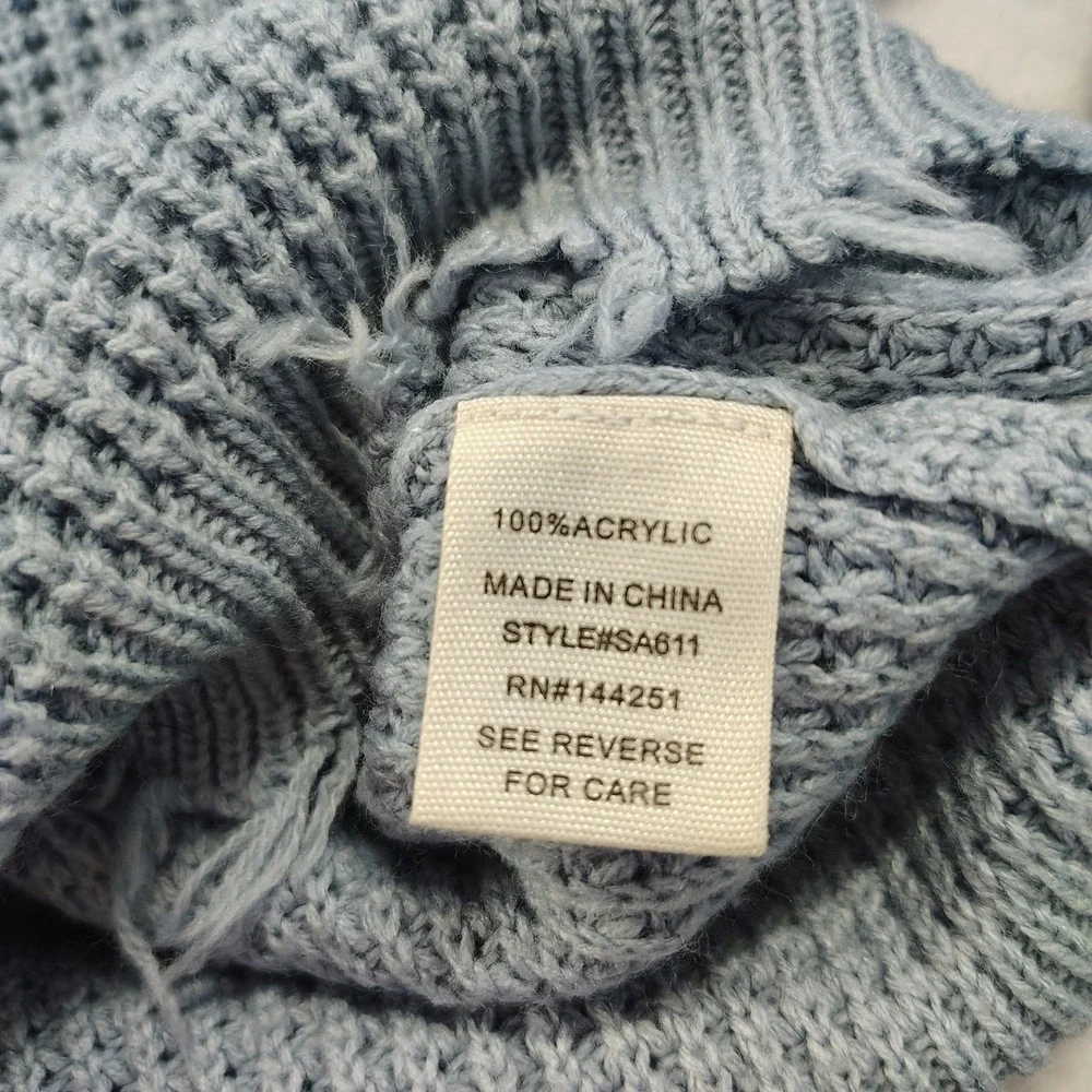 Moon & Madison Kids Small Blue Distressed Waffle Knit V-Neck Sweater SA611